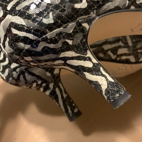 Bella Vita animal print heels. Sz 8.5 M - Picture 7 of 7